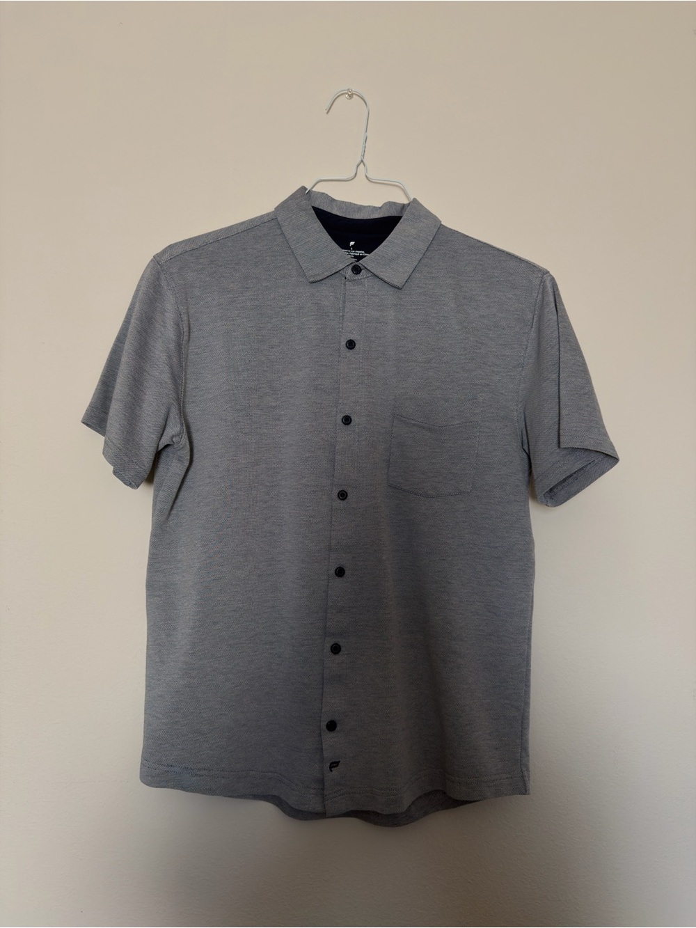 Fabletics Men's Short Sleeve Button-Down Shirt in Gray